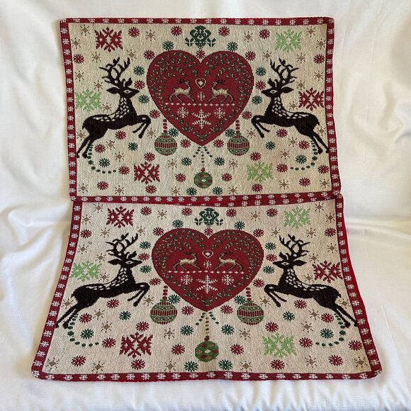 Set Of 2 Christmas Placemats With Heart & Reindeer Design - Picture 1 of 2